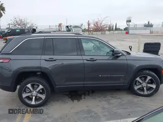 2022 Jeep Grand Cherokee with VIN 1C4RJYB68N8748802, listed as a IAAI auction lot 42158104 with 28,227 mi miles and . Bid and sale history available at DreamBid. Image 13.