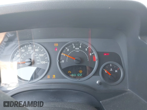 2008 Jeep Patriot Sport with VIN 1J8FT28W18D636073, listed as a IAAI auction lot 42030817 with 103,122 mi miles. Bid and sale history available at carsss.com. Image 7.