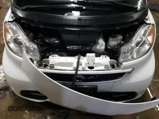 2014 Smart fortwo Pure z VIN WMEEJ3BA8EK740970, wystawiony jako Copart lot #45994035 z przebiegiem 44 787 mil mil oraz Szkoda całkowita • Salvage title. Historia ofert i sprzedaży dostępna na DreamBid. Obrazek 11.