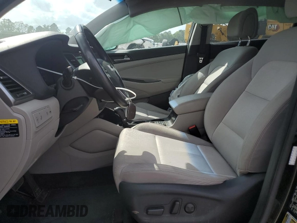 2017 Hyundai Tucson Sport z VIN KM8J33A21HU550398, wystawiony jako Copart lot #55043145 z przebiegiem 92 677 mil mil oraz Szkoda całkowita • Salvage title. Historia ofert i sprzedaży dostępna na DreamBid. Obrazek 7.