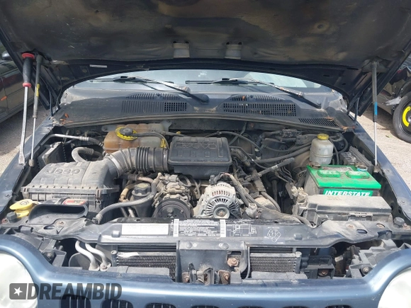 2002 Jeep Liberty Limited z VIN 1J4GL58KX2W339237, wystawiony jako IAAI lot #42284526 z przebiegiem 183 416 mil mil oraz . Historia ofert i sprzedaży dostępna na DreamBid. Obrazek 10.