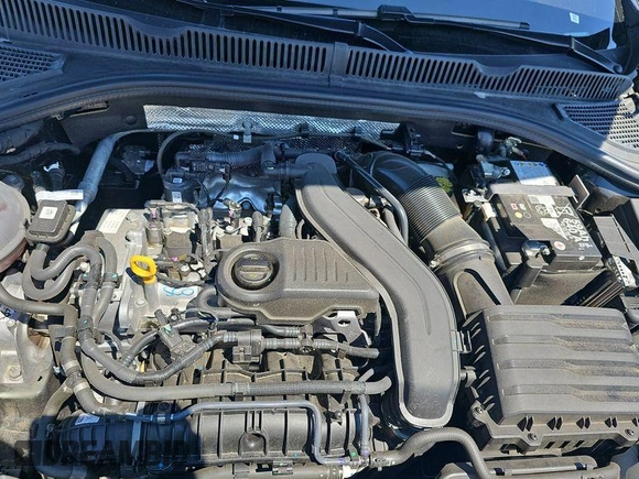 2024 Volkswagen Jetta S z VIN 3VW5M7BUXRM054755, wystawiony jako IAAI lot #42808965 z przebiegiem 23 995 mil mil oraz . Historia ofert i sprzedaży dostępna na DreamBid. Obrazek 16.