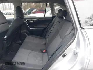 2019 Toyota RAV4 XLE z VIN 2T3P1RFV2KC002870, wystawiony jako IAAI lot #41941103 z przebiegiem 74 863 mil mil oraz . Historia ofert i sprzedaży dostępna na DreamBid. Obrazek 8.