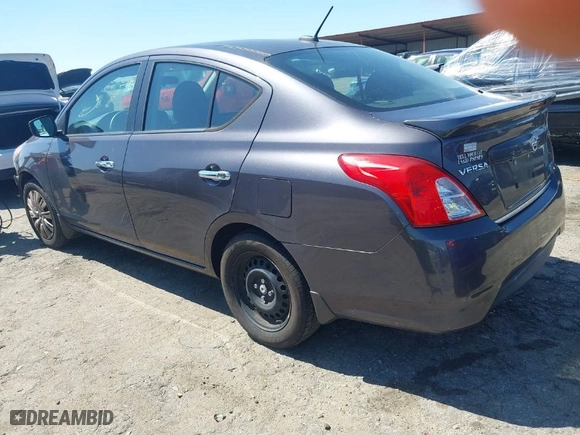 2015 Nissan Versa S Plus with VIN 3N1CN7AP9FL885459, listed as a IAAI auction lot 41863396 with 132,021 mi miles. Bid and sale history available at carsss.com. Image 3.