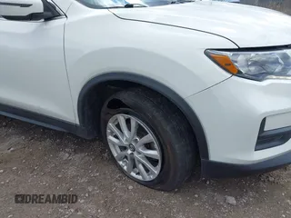 2019 Nissan Rogue SL with VIN 5N1AT2MV1KC809839, listed as a IAAI auction lot 42048435 with 96,300 mi miles and . Bid and sale history available at carsss.com. Image 6.