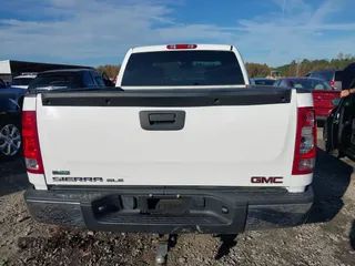 2011 GMC Sierra 1500 with VIN 1GTR1VEA6BZ126994, listed as a IAAI auction lot 40938932 with 248,061 mi miles and . Bid and sale history available at DreamBid. Image 16.