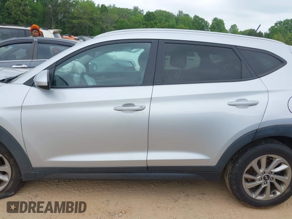 2016 Hyundai Tucson SE z VIN KM8J33A48GU116852, wystawiony jako IAAI lot #42111656 z przebiegiem 138 656 mil mil oraz . Historia ofert i sprzedaży dostępna na DreamBid. Obrazek 14.
