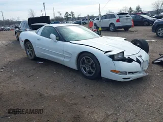 2000 Chevrolet Corvette with VIN 1G1YY22G7Y5105823, listed as a IAAI auction lot 41454549 with 21,184 mi miles. Bid and sale history available at carsss.com. Image 1.