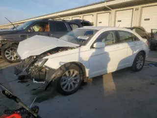 2013 Chrysler 200 Touring with VIN 1C3CCBBB8DN550431, listed as a Copart auction lot 49099385 with 129,301 mi miles and Salvage Title. Bid and sale history available at carsss.com. Image 1.