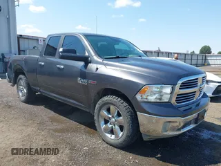 2018 Ram 1500 SLT z VIN 1C6RR7GM3JS230739, wystawiony jako IAAI lot #39968112 z przebiegiem 175 151 mil mil oraz . Historia ofert i sprzedaży dostępna na DreamBid. Obrazek 1.