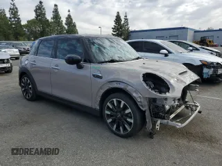 2023 MINI Hardtop 4 Door Cooper S with VIN WMW53DK09P2S84418, listed as a Copart auction lot 47293295 with 37,432 mi miles and Salvage title. Bid and sale history available at DreamBid. Image 4.