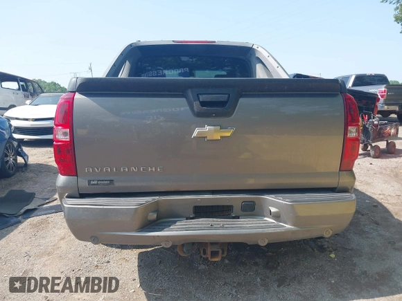 2009 Chevrolet Avalanche z VIN 3GNFK32YX9G201915, wystawiony jako IAAI lot #42470876 z przebiegiem 244 241 mil mil oraz . Historia ofert i sprzedaży dostępna na DreamBid. Obrazek 16.