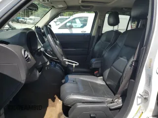 2015 Jeep Patriot High Altitude z VIN 1C4NJPFA6FD107339, wystawiony jako Copart lot #57301635 z przebiegiem 191 004 mil mil oraz Szkoda całkowita • Salvage title. Historia ofert i sprzedaży dostępna na DreamBid. Obrazek 7.