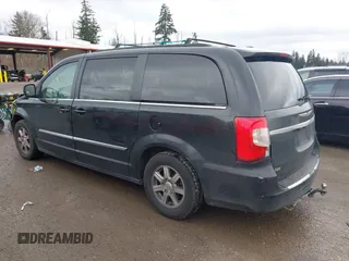 2012 Chrysler Town & Country Touring z VIN 2C4RC1BG7CR308730, wystawiony jako IAAI lot #41868726 z przebiegiem 250 606 mil mil oraz . Historia ofert i sprzedaży dostępna na DreamBid. Obrazek 3.