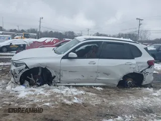 2022 BMW X5 xDrive40i with VIN 5UXCR6C02N9N26231, listed as a IAAI auction lot 41568585 with 18,120 mi miles and . Bid and sale history available at DreamBid. Image 19.