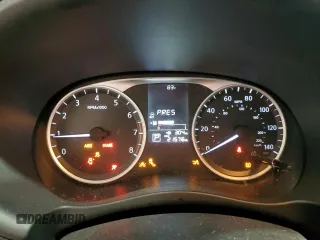 2022 Nissan Kicks S z VIN 3N1CP5BVXNL493178, wystawiony jako Copart lot #55552355 z przebiegiem 21 576 mil mil oraz Szkoda całkowita • Salvage title. Historia ofert i sprzedaży dostępna na DreamBid. Obrazek 9.