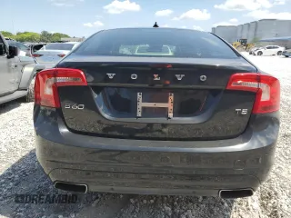 2016 Volvo S60 T5 Drive-E z VIN YV126MFJ7G2407868, wystawiony jako Copart lot #57819665 z przebiegiem 138 022 mil mil oraz Czysty tytuł • Clean title. Historia ofert i sprzedaży dostępna na DreamBid. Obrazek 6.