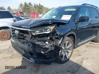 2025 Honda Pilot Elite with VIN 5FNYG1H86SB092041, listed as a IAAI auction lot 41740996 with 1,475 mi miles. Bid and sale history available at carsss.com. Image 6.