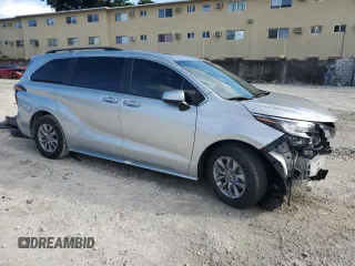 2022 Toyota Sienna XLE with VIN 5TDYRKECXNS116933, listed as a Copart auction lot 75859424 with 45,732 mi miles and Salvage Title. Bid and sale history available at carsss.com. Image 4.