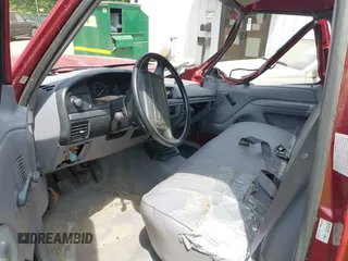 1995 Ford F-150 with VIN 1FTDF15Y8SLB24748, listed as a IAAI auction lot 42105338 with Not provided miles and . Bid and sale history available at DreamBid. Image 5.