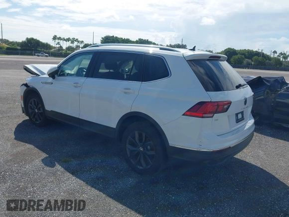 2024 Volkswagen Tiguan SE z VIN 3VV3B7AX3RM120298, wystawiony jako IAAI lot #41862454 z przebiegiem Nie podano mil oraz . Historia ofert i sprzedaży dostępna na DreamBid. Obrazek 3.