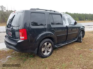 2015 Honda Pilot SE with VIN 5FNYF3H39FB010277, listed as a IAAI auction lot 41557471 with 137,972 mi miles. Bid and sale history available at carsss.com. Image 4.