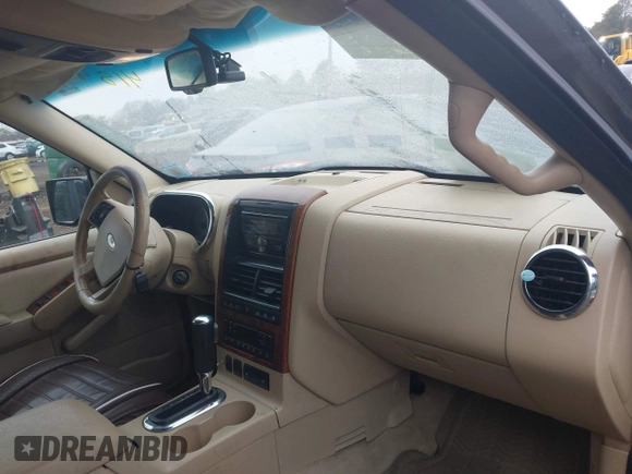 2006 Ford Explorer Eddie Bauer z VIN 1FMEU74816UA22444, wystawiony jako IAAI lot #41847473 z przebiegiem 201 308 mil mil oraz . Historia ofert i sprzedaży dostępna na DreamBid. Obrazek 5.