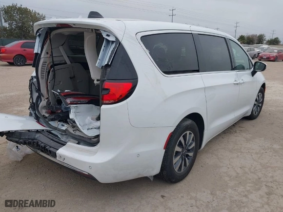 2023 Chrysler Pacifica Hybrid Touring L with VIN 2C4RC1L7XPR588776, listed as a IAAI auction lot 41344136 with 47,165 mi miles. Bid and sale history available at carsss.com. Image 4.