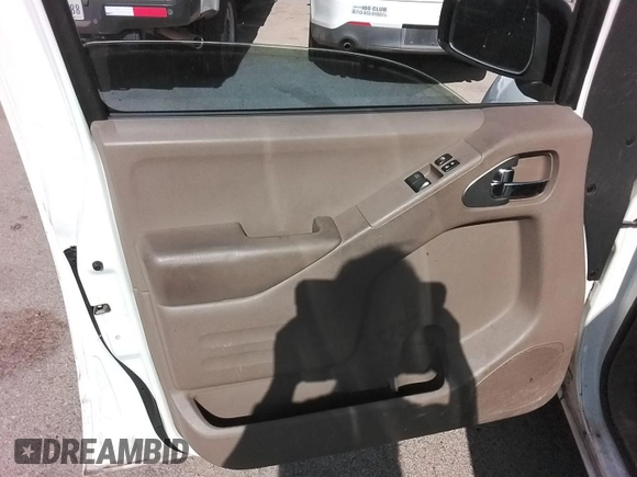2017 Nissan Frontier SV with VIN 1N6AD0CUXHN734244, listed as a IAAI auction lot 42621115 with 128,130 mi miles and . Bid and sale history available at DreamBid. Image 3.