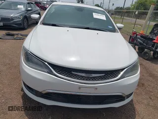 2015 Chrysler 200 S z VIN 1C3CCCBB6FN749700, wystawiony jako IAAI lot #42083999 z przebiegiem 122 143 mil mil oraz . Historia ofert i sprzedaży dostępna na DreamBid. Obrazek 12.
