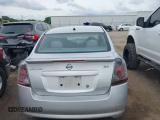 2010 Nissan Sentra S z VIN 3N1AB6AP1AL695996, wystawiony jako IAAI lot #42450128 z przebiegiem 199 606 mil mil oraz . Historia ofert i sprzedaży dostępna na DreamBid. Obrazek 16.
