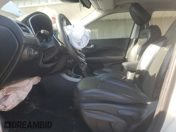 2018 Jeep Compass Latitude z VIN 3C4NJDBB8JT483363, wystawiony jako Copart lot #50693775 z przebiegiem 115 389 mil mil oraz Szkoda całkowita • Salvage title. Historia ofert i sprzedaży dostępna na DreamBid. Obrazek 7.
