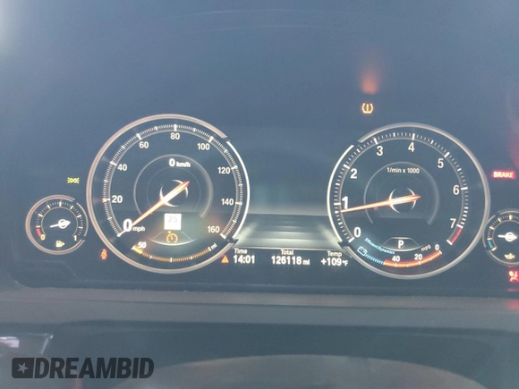 2014 BMW 7 Series ALPINA B7 z VIN WBAYE8C54ED136428, wystawiony jako Copart lot #61866855 z przebiegiem 126 118 mil mil oraz Szkoda całkowita • Salvage title. Historia ofert i sprzedaży dostępna na DreamBid. Obrazek 9.