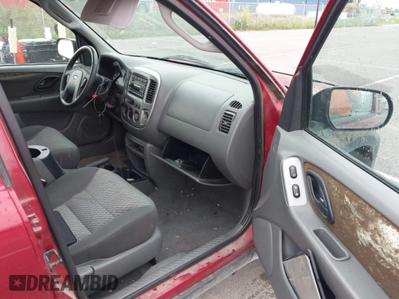 2003 Ford Escape XLT Popular 2 with VIN 1FMYU93103KA03842, listed as a IAAI auction lot 42517607 with 131,733 mi miles and . Bid and sale history available at DreamBid. Image 5.