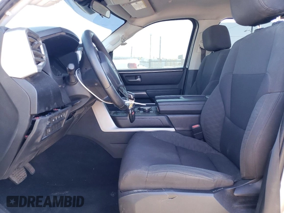 2022 Toyota Tundra 2WD SR5 with VIN 5TFLA5AB8NX015349, listed as a Copart auction lot 68870194 with 34,977 mi miles and Salvage Title. Bid and sale history available at carsss.com. Image 7.