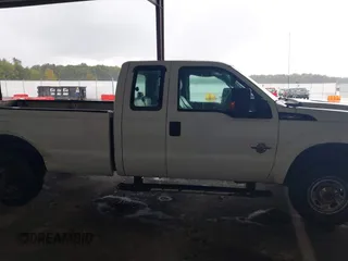 2013 Ford F-250 XL with VIN 1FT7X2BT8DEA72909, listed as a IAAI auction lot 40424932 with 392,409 mi miles and . Bid and sale history available at DreamBid. Image 13.