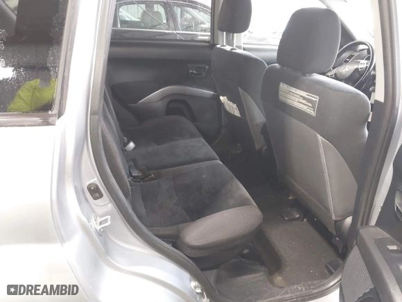 2011 Mitsubishi Outlander ES with VIN JA4AS2AW4BU025549, listed as a IAAI auction lot 41837460 with 98,647 mi miles. Bid and sale history available at carsss.com. Image 8.