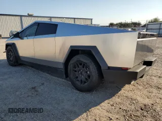 2024 Tesla Cybertruck z VIN 7G2CEHED2RA020834, wystawiony jako Copart lot #73682154 z przebiegiem 9221 mil mil oraz Szkody całkowita. Historia ofert i sprzedaży dostępna na DreamBid. Obrazek 2.