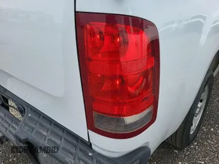 2010 GMC Sierra 1500 Work Truck z VIN 1GTPCTEX4AZ205153, wystawiony jako IAAI lot #42295846 z przebiegiem 157 386 mil mil oraz . Historia ofert i sprzedaży dostępna na DreamBid. Obrazek 1.