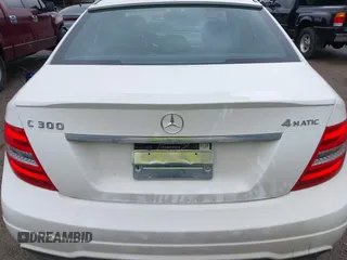 2013 Mercedes-Benz C 300 Sport с VIN WDDGF8AB3DA820171, выставлен на аукционе IAAI как лот 42329459 с пробегом 157 627 миль миль и . История ставок и продаж доступна на DreamBid. Изображение 16.