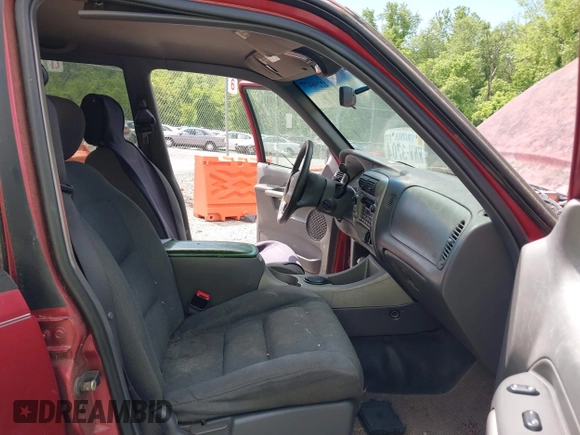 2001 Ford Explorer Sport Trac z VIN 1FMZU77E71UB98216, wystawiony jako IAAI lot #42296477 z przebiegiem 247 180 mil mil oraz . Historia ofert i sprzedaży dostępna na DreamBid. Obrazek 5.