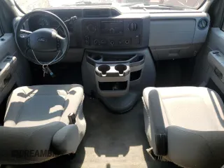 2013 Ford Econoline Passenger XL z VIN 1FBSS3BL2DDB19697, wystawiony jako Copart lot #65953484 z przebiegiem 111 055 mil mil oraz Szkoda całkowita • Salvage title. Historia ofert i sprzedaży dostępna na DreamBid. Obrazek 8.