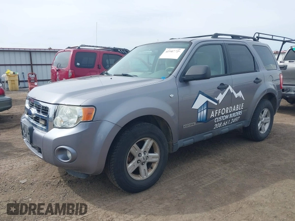 2008 Ford Escape XLT with VIN 1FMCU93178KD40865, listed as a IAAI auction lot 42007729 with 223,192 mi miles. Bid and sale history available at carsss.com. Image 2.