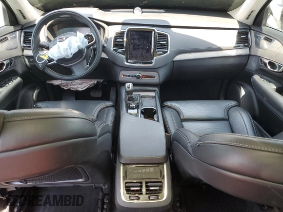 2022 Volvo XC90 Inscription with VIN YV4A221L2N1817813, listed as a Copart auction lot 68428904 with 47,601 mi miles and Salvage title. Bid and sale history available at DreamBid. Image 8.