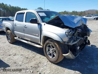 2014 Toyota Tacoma PreRunner with VIN 5TFJU4GNXEX061808, listed as a IAAI auction lot 41585931 with 214,240 mi miles. Bid and sale history available at carsss.com. Image 1.