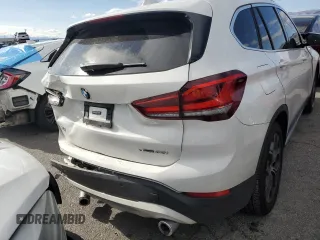 2021 BMW X1 sDrive28i z VIN WBXJG7C01M5T72642, wystawiony jako Copart lot #49304325 z przebiegiem 39 124 mil mil oraz Szkoda całkowita • Salvage title. Historia ofert i sprzedaży dostępna na DreamBid. Obrazek 6.