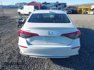 2024 Honda Civic Sport z VIN 2HGFE2F58RH550597, wystawiony jako IAAI lot #41688202 z przebiegiem 7 198 mil mil oraz . Historia ofert i sprzedaży dostępna na DreamBid. Obrazek 16.