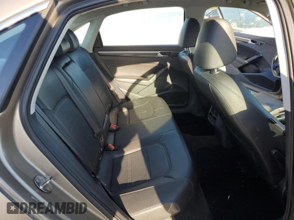 2016 Volkswagen Passat SE z VIN 1VWBT7A3XGC026550, wystawiony jako Copart lot #53046825 z przebiegiem 167 155 mil mil oraz Szkoda całkowita • Salvage title. Historia ofert i sprzedaży dostępna na DreamBid. Obrazek 10.