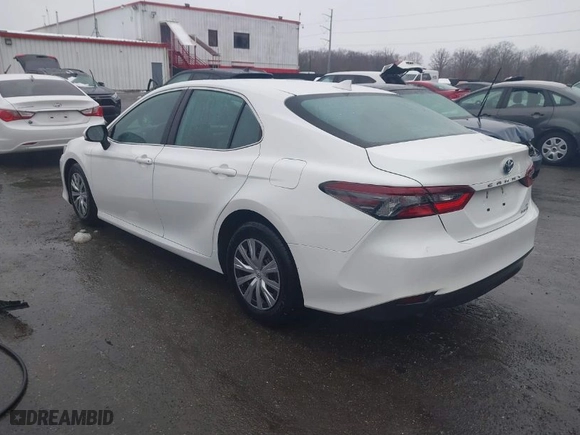 2022 Toyota Camry Hybrid LE with VIN 4T1C31AK5NU039267, listed as a IAAI auction lot 41525916 with 76,460 mi miles. Bid and sale history available at carsss.com. Image 3.