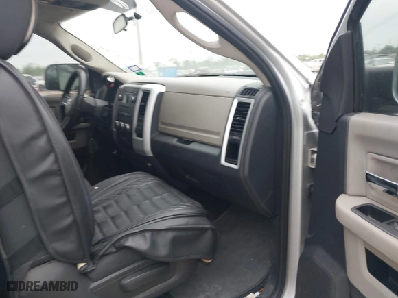 2009 Dodge Ram 1500 SLT with VIN 1D3HB18T59S773170, listed as a IAAI auction lot 41927396 with 297,740 mi miles. Bid and sale history available at carsss.com. Image 5.